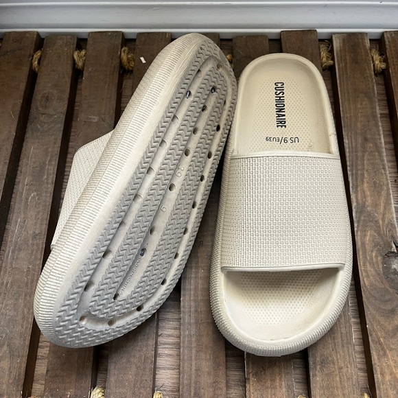 Women's Cream Sandals - Picture 3 of 3